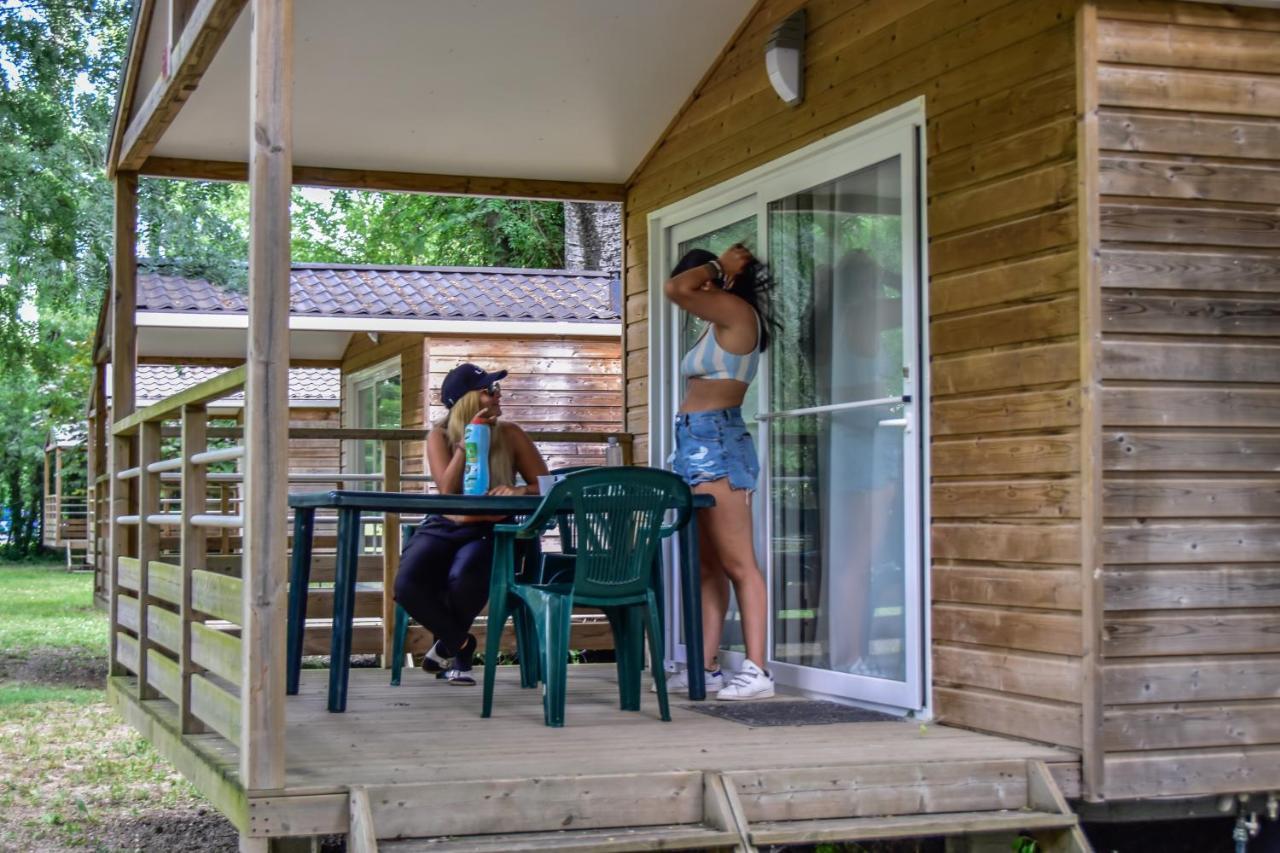 Camping Du Lion Bourg-Saint-Andeol Exterior photo