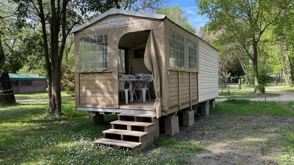 Camping Du Lion Bourg-Saint-Andeol Exterior photo