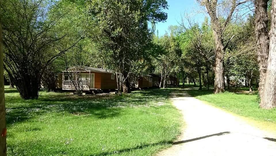 Camping Du Lion Bourg-Saint-Andeol Exterior photo
