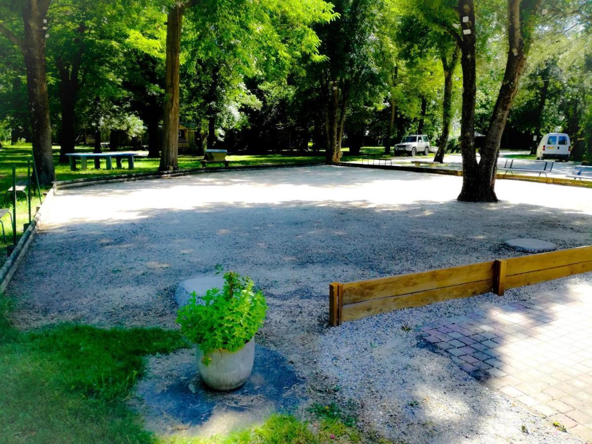 Camping Du Lion Bourg-Saint-Andeol Exterior photo