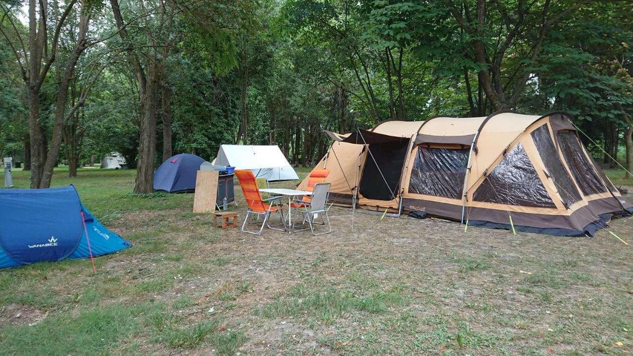 Camping Du Lion Bourg-Saint-Andeol Exterior photo